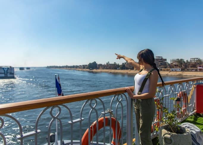 Nile Cruise Awaits Nile Cruise Awaits